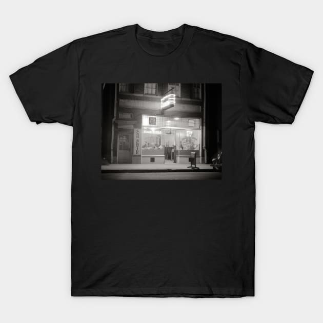 Diner at Night, 1940. Vintage Photo T-Shirt by historyphoto